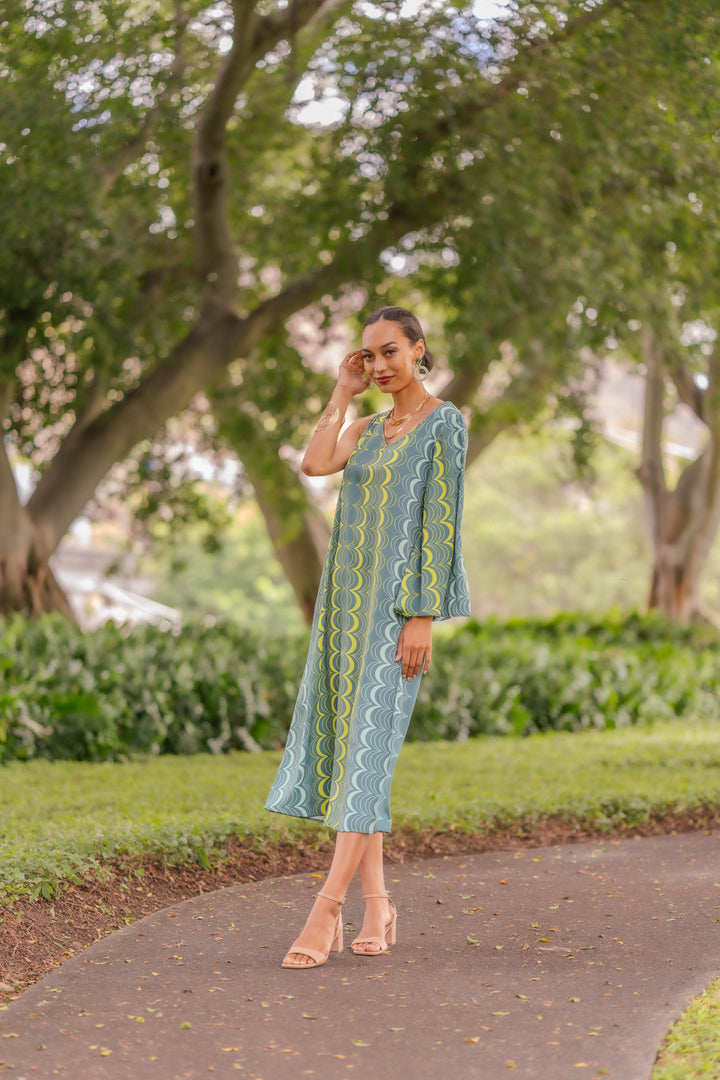 Hiluhilu Dress in Liko