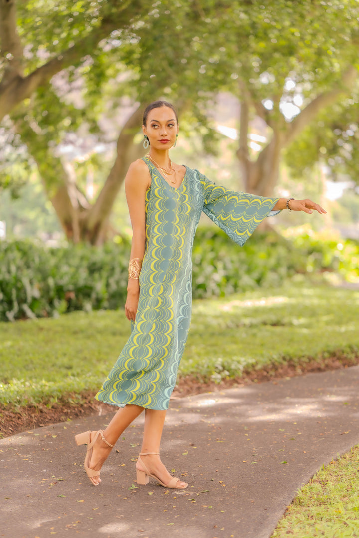 Hiluhilu Dress in Liko