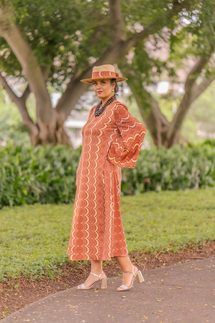 Hiluhilu Dress in Lama