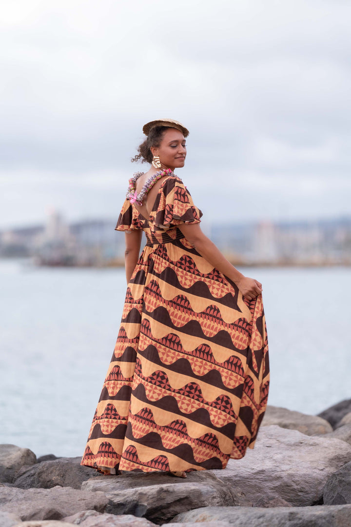 Kiliʻohu Dress in Waʻa