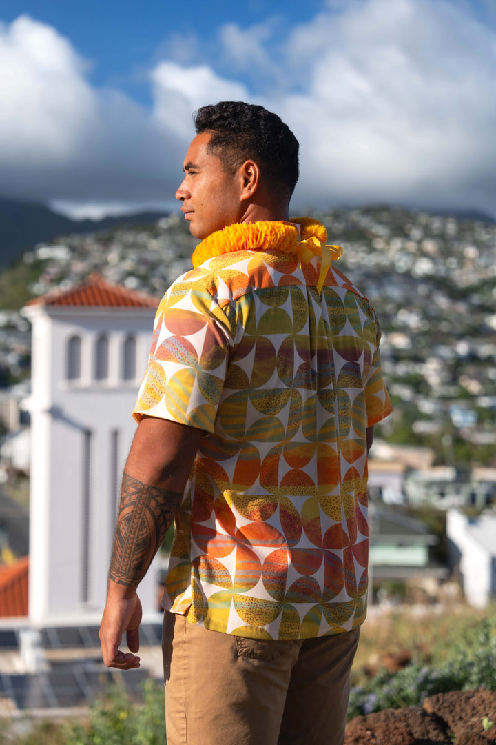 ʻOliʻoli Pullover Aloha Shirt in Alaula