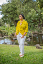 Load image into Gallery viewer, Keapoʻolu Knit Top in Yellow ʻOhekaulana
