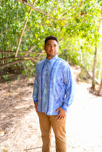 Load image into Gallery viewer, Loloa Long Sleeve Pullover Aloha Shirt in Mokuola
