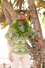 Load image into Gallery viewer, ʻOliʻoli Pullover Aloha Shirt in Motu
