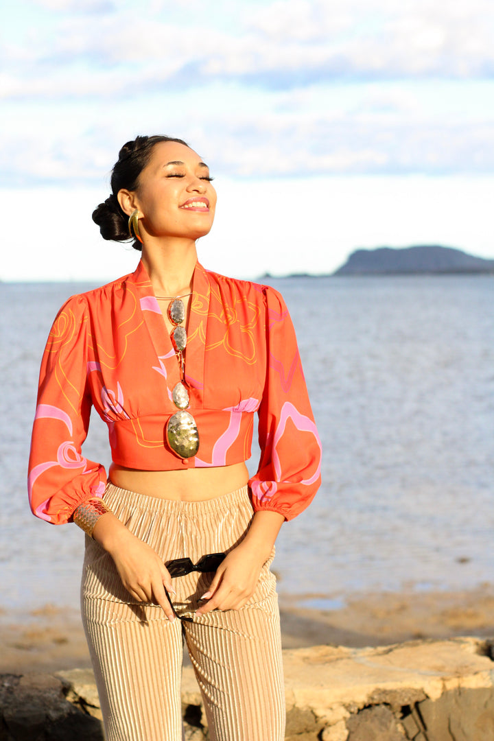 Paekuahiwi Crop Top in Waiawī