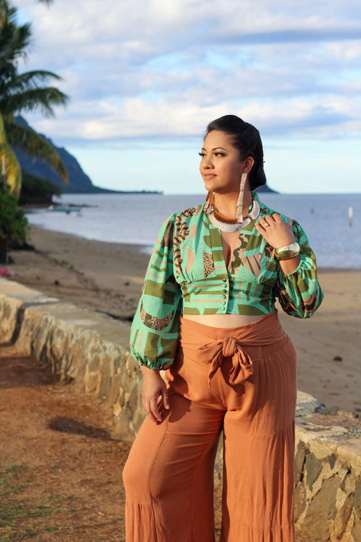 Paekuahiwi Crop Top in Lupalupa
