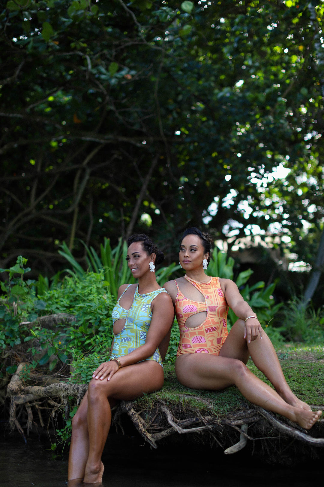 Holoāiʻa Monokini in Honua