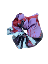 Load image into Gallery viewer, Scrunchie in Lipo
